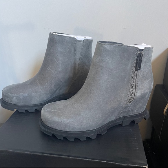 SOREL Joan of Arctic Wedge lll Zip. Size 7 - Picture 3 of 6